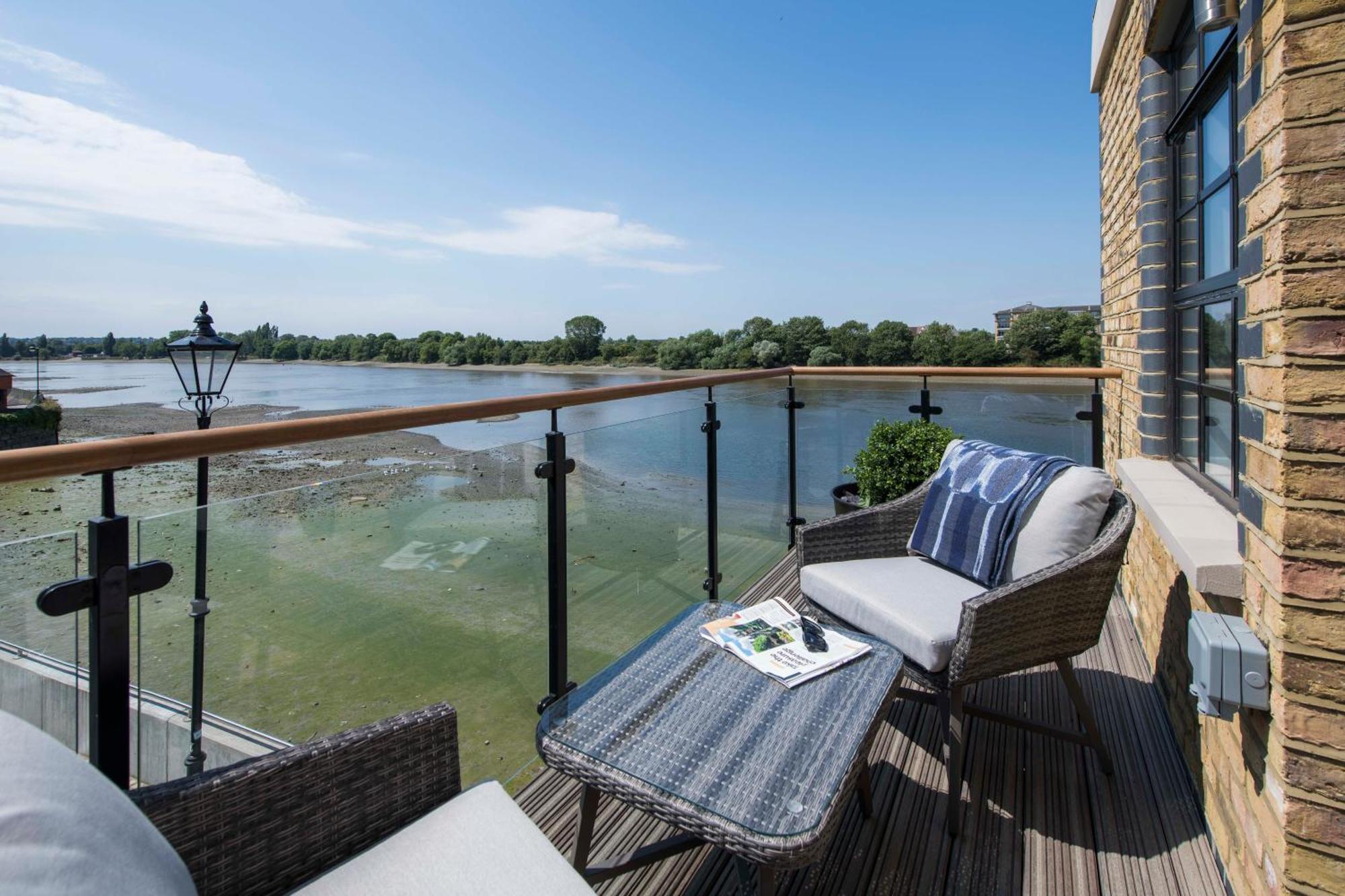 Palace Wharf Apartments ลอนดอน ภายนอก รูปภาพ