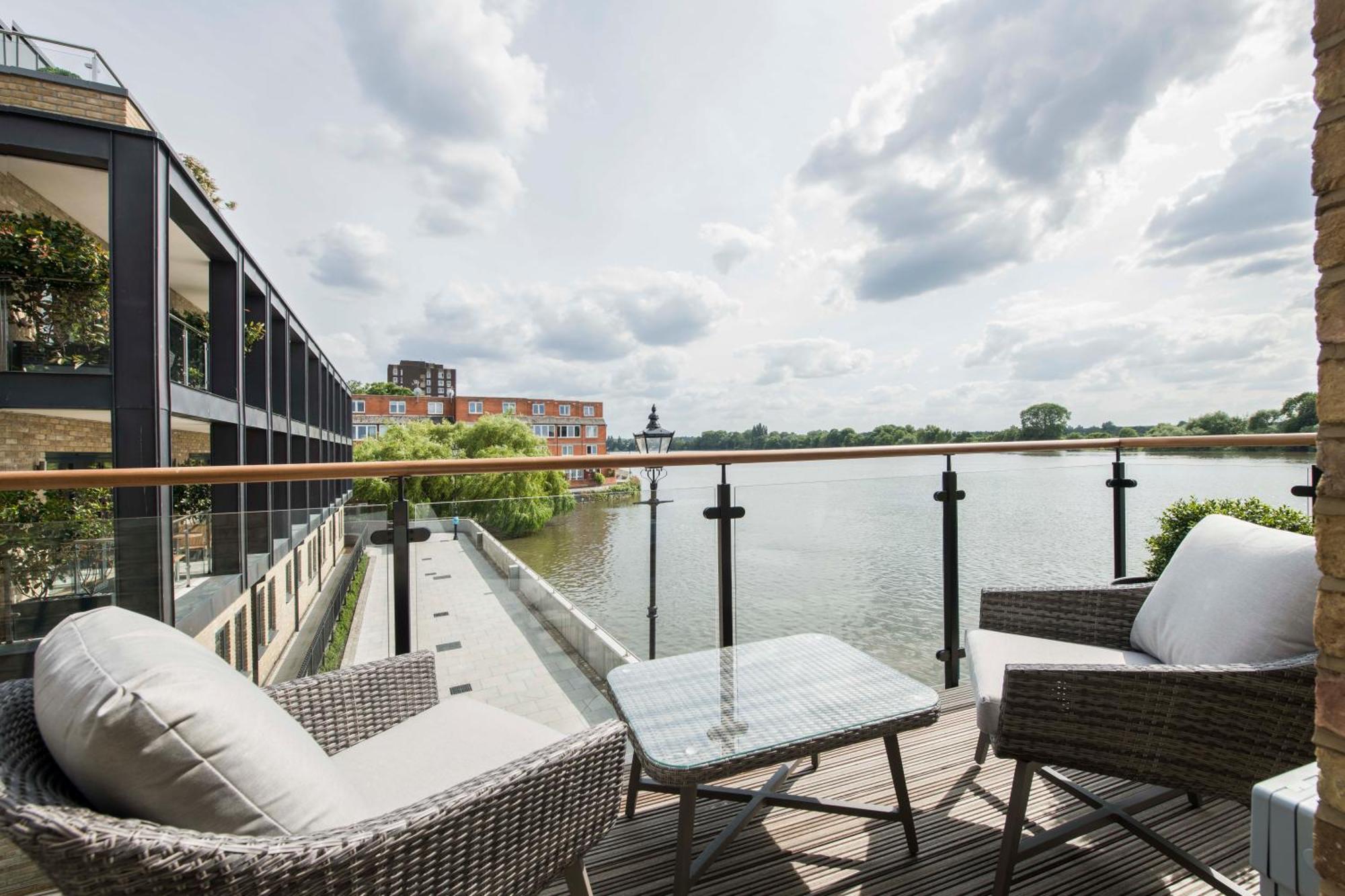 Palace Wharf Apartments ลอนดอน ภายนอก รูปภาพ